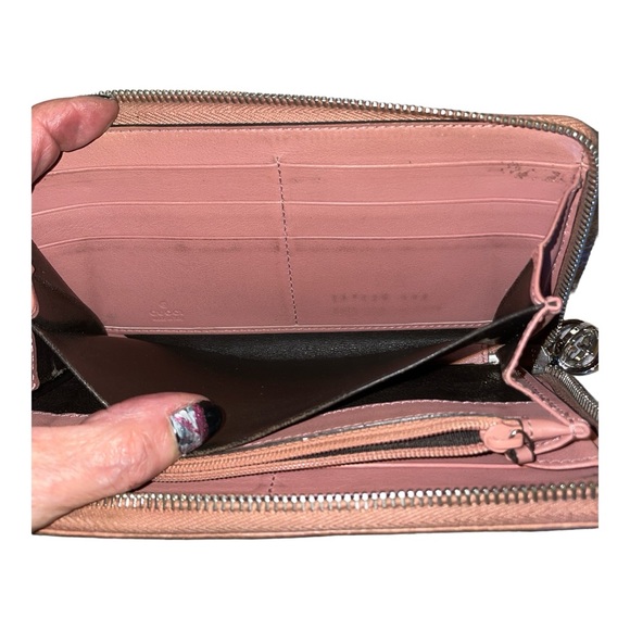 Gucci Leather Zip-Around Wallet - Picture 15 of 16